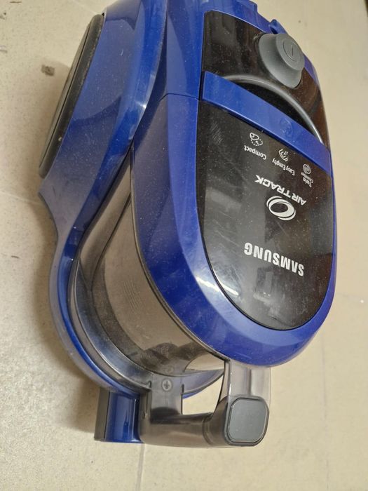 Продаю мощный пылесос