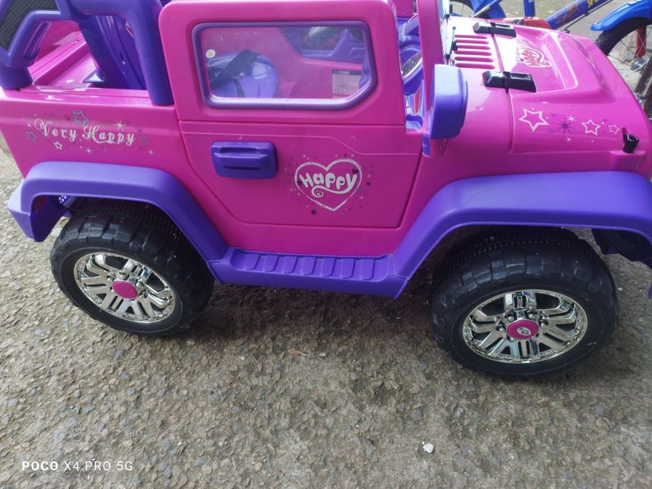 Продавам много запазена електрическа джипка