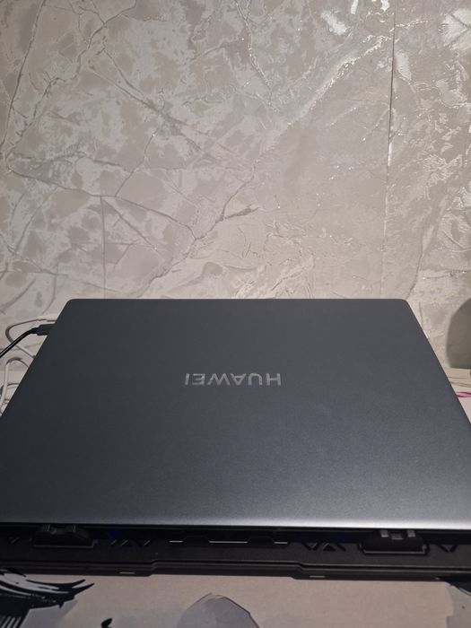Huawei matebook d16