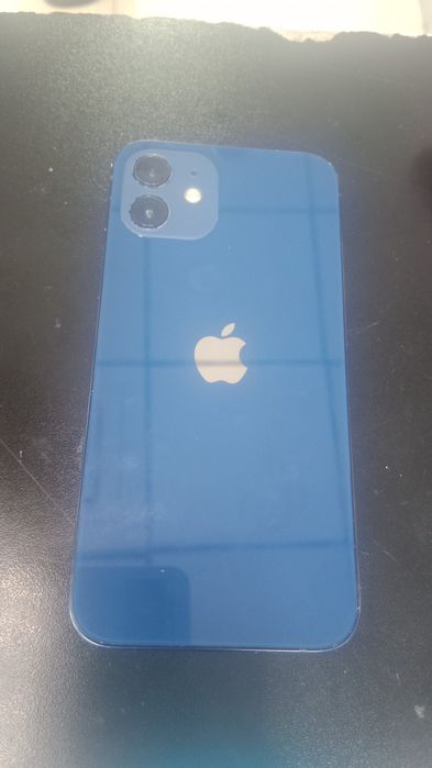 Продам айфон 12 срочно