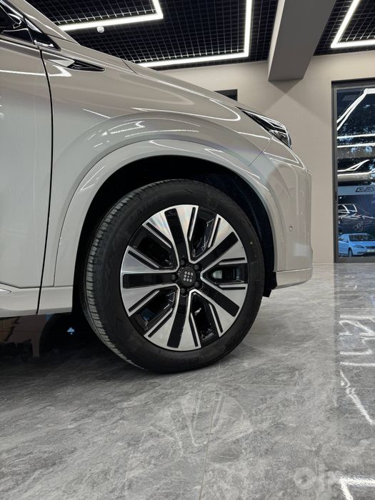 Dongfeng E5 Landien