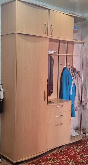 Продаётся шкаф прихожие б/у.24/7.