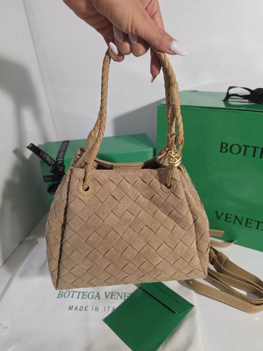 Налична чанта Bottega Veneta Parachute