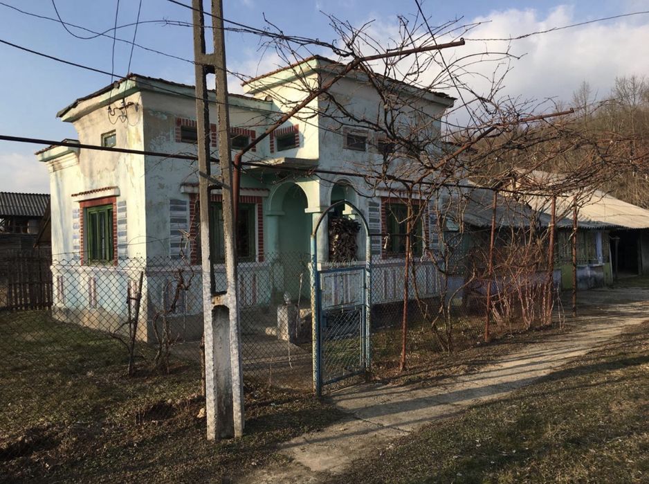 2.765 mp /Casă plus teren – Mereni, Comuna Bărăști, Jud. Olt/ Pitesti-Slatina