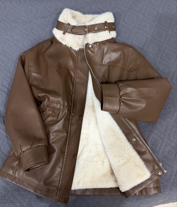 Продаётся стильная куртка, размер S