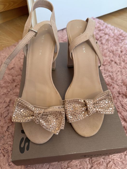 Sandale superbe Noi!