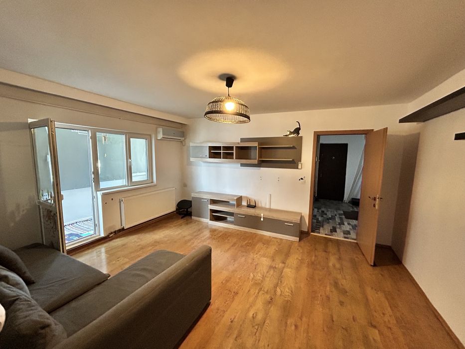 Apartament 2 camere semidecomandat