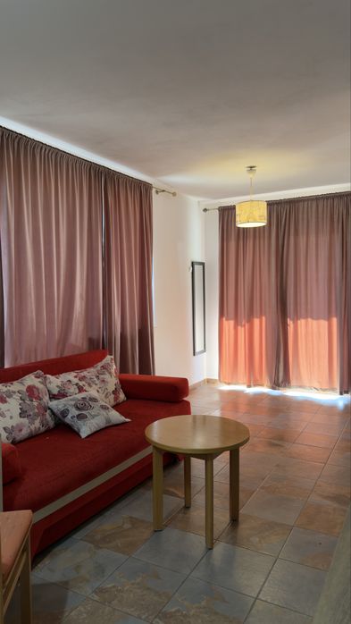 Inchiriez apartament •BLOC NOU