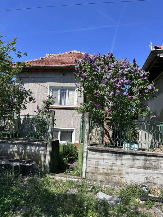 Продавам къща в село Петревене Kyshta s. Petrevene