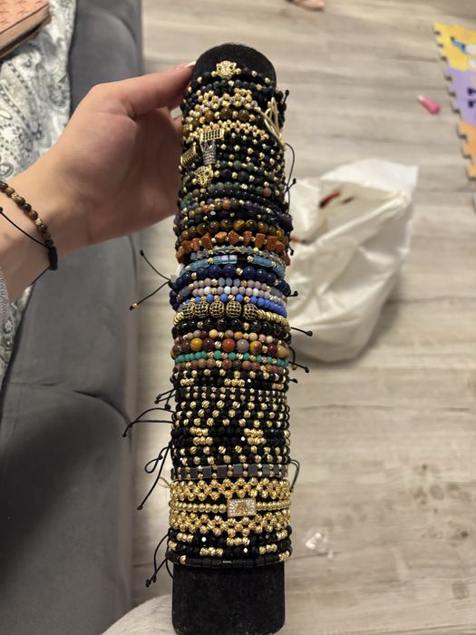 Bratari placate cu aur