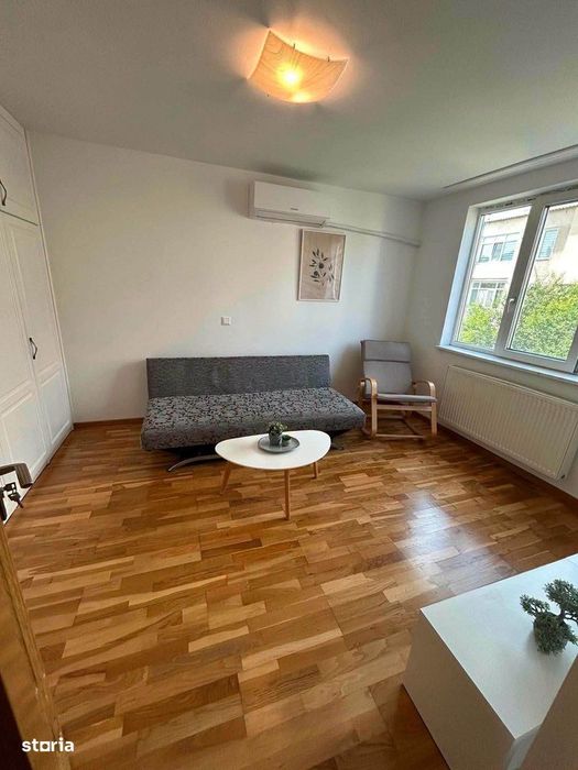 De inchiriat apartament cu 2 camere, etajul 3, decomandat 1300lei/luna