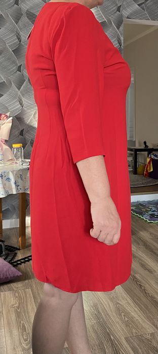 Платье красное