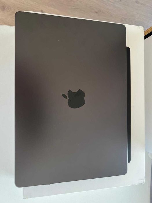 De vânzare Apple MacBook Pro 14" M4 (A3112) – Display defect