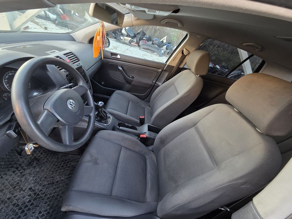 Golf 5 1.6 FSI (НА ЧАСТИ)