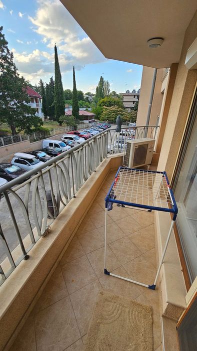 Многостаен апартамент с две паркоместа първа линия море Кабакум, Варна