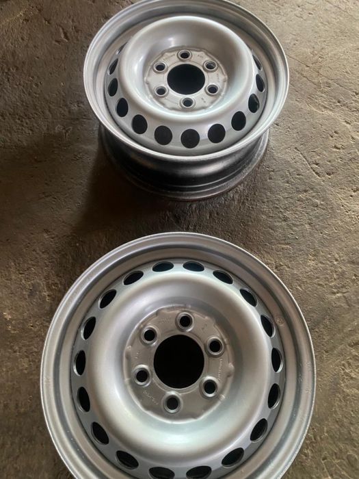 Диски от спринтера 4диска и 2резины