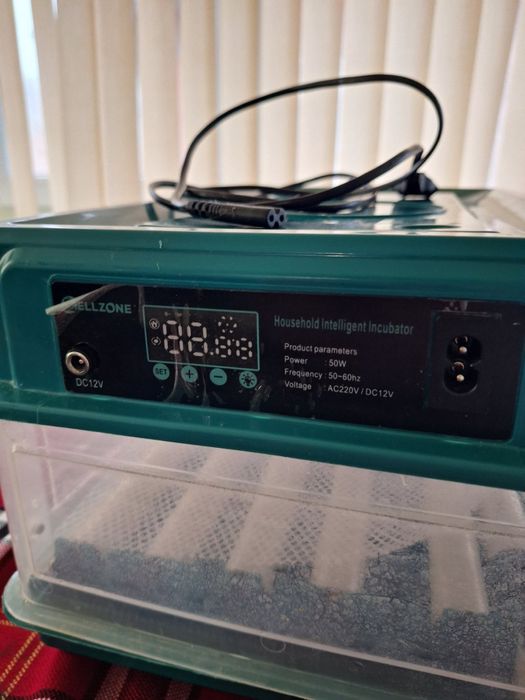 Автоматичен инкубатор