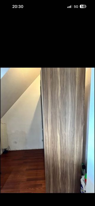 Гардероб много запазен;