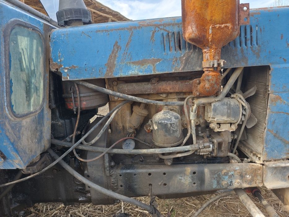 Трактор сотилади. Беларусь