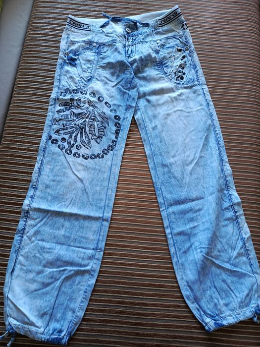 Продам джинсы б/у