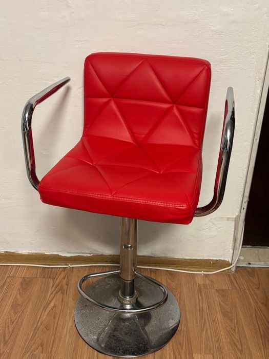 Vînd  scaun rotativ!