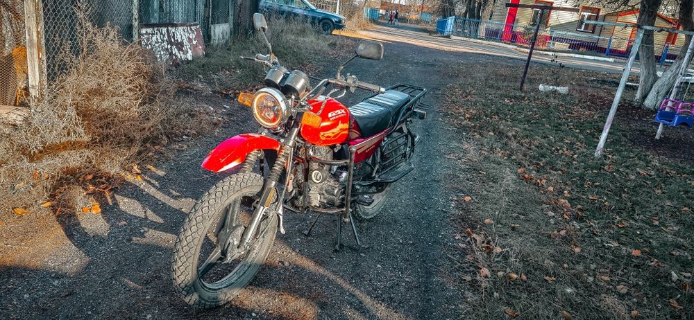 Мотоцикл 200кубов