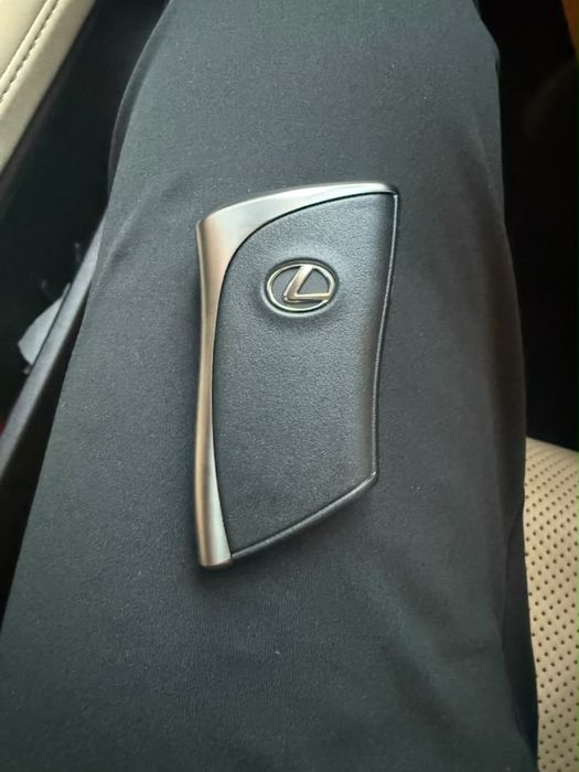 Продам смарт ключ lexus LX600 новый оригинал