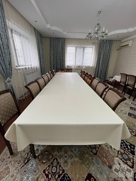 Гостиный стол со стулями