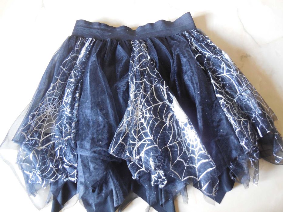 Fusta neagra pentru Halloween
