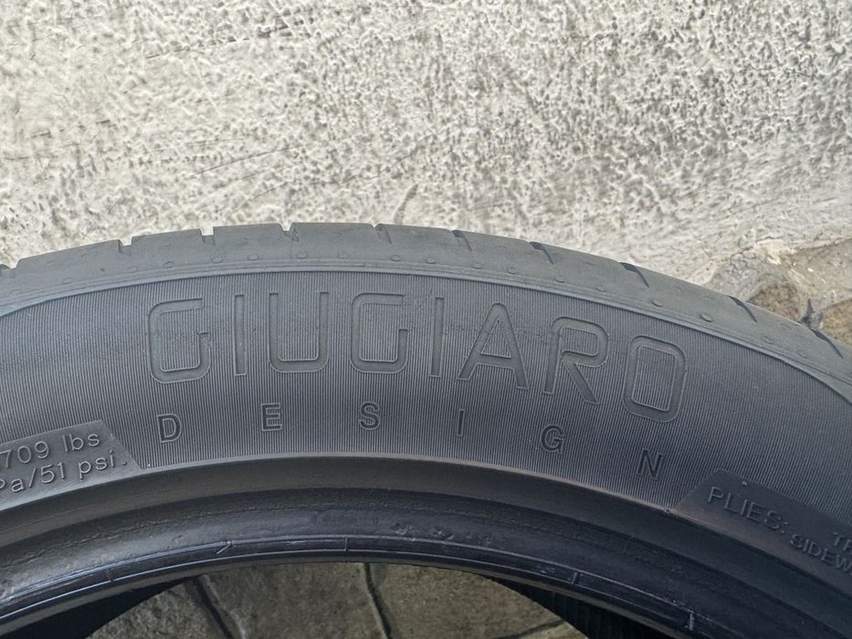 Автомобилни гуми 245 45 17 Vredestein