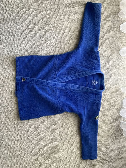 Кимоно Adidas в хорошем состояние