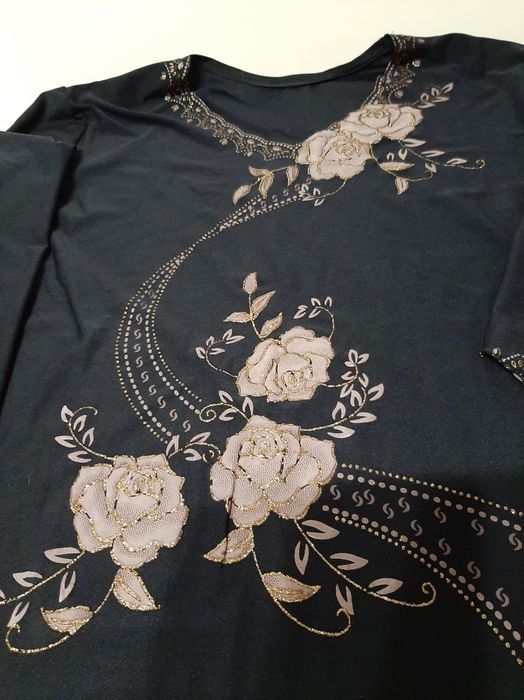 Тъмно синьо палто/яке/ и Велурено яке .Закупено от Англия цена-30лв.