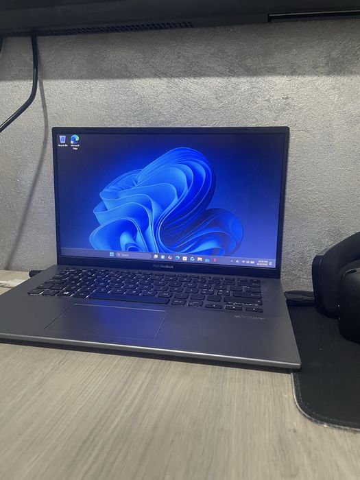 Asus vivabook 14 cititi anuntul !