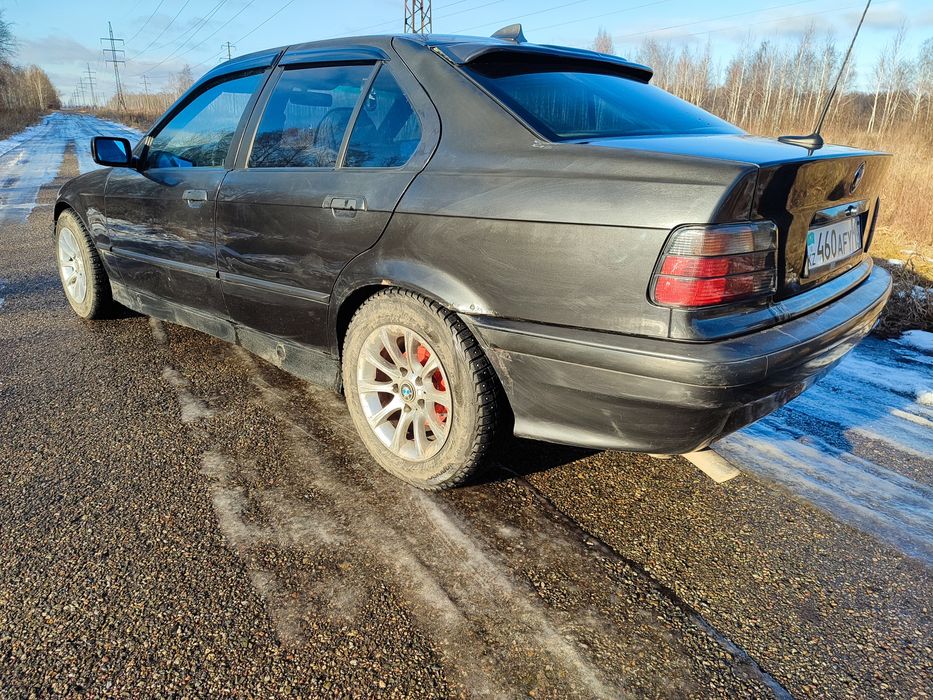 Продам bmw E36 седан