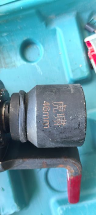 Гайковёрт 1 штук головка 46