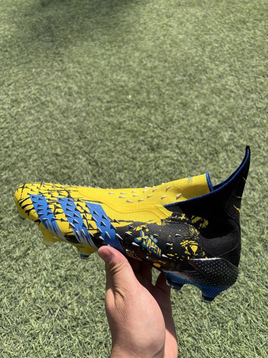 Футбольные бутсы