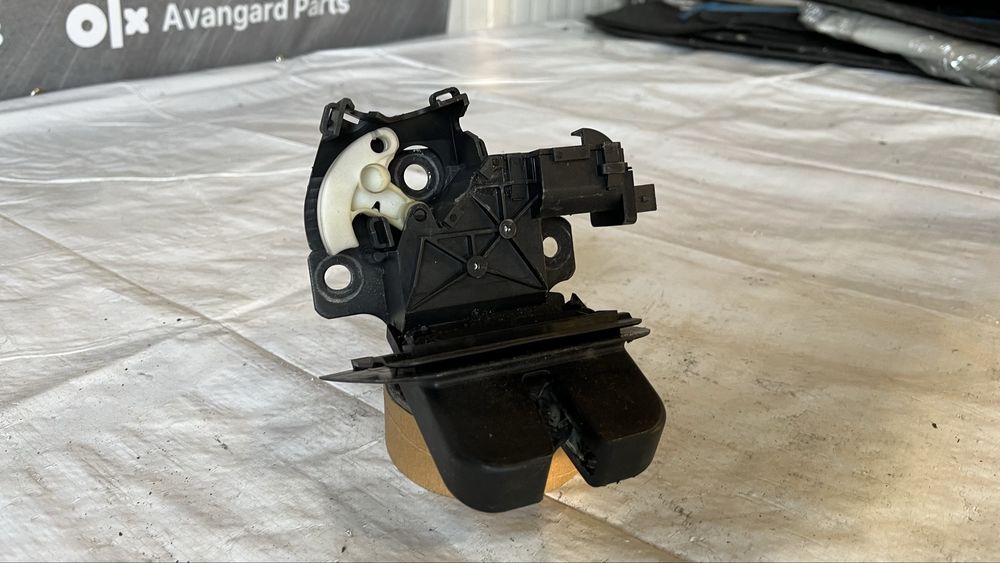 Заключващ механизъм на багажник Audi A3 8P (2006-2012)