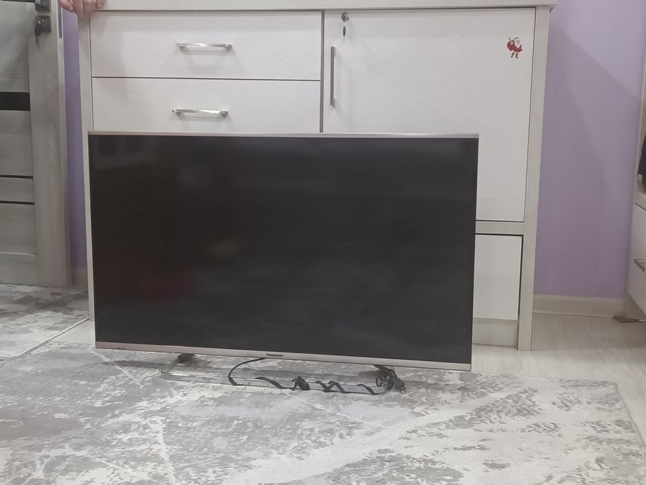 Продается Panasonic телевизор