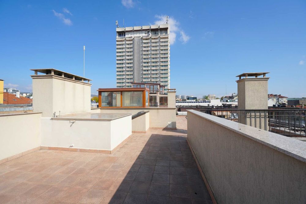 Дава се под наем Тристаен апартамент в Варна, Зимно кино Тракия - 134 кв.м за 999 € - Снимка #21