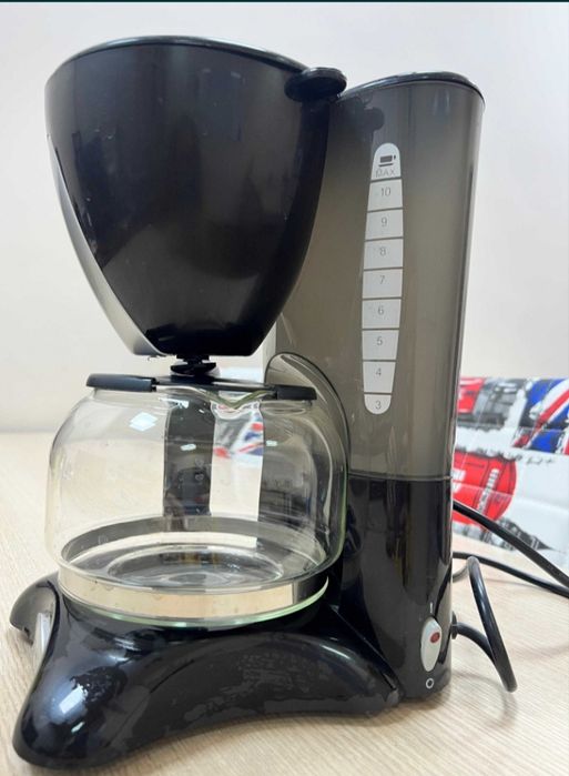 Продам кофеварку настольную