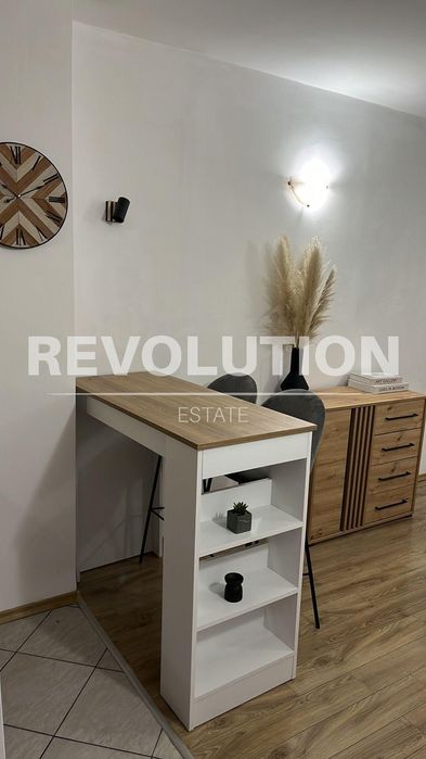 Дава се под наем Едностаен апартамент в Варна, Лятно кино Тракия - 26 кв.м за 298.86 € - Снимка #1