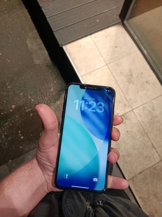 iPhone 11 Pro Max, 100% baterie, liber de rețea.