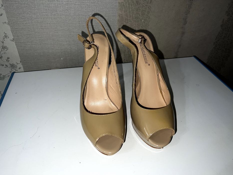 Туфли лаковые, женские