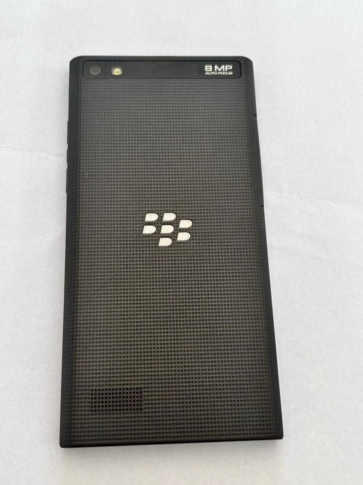 Vand Blackberry B371, model Leap, impecabil