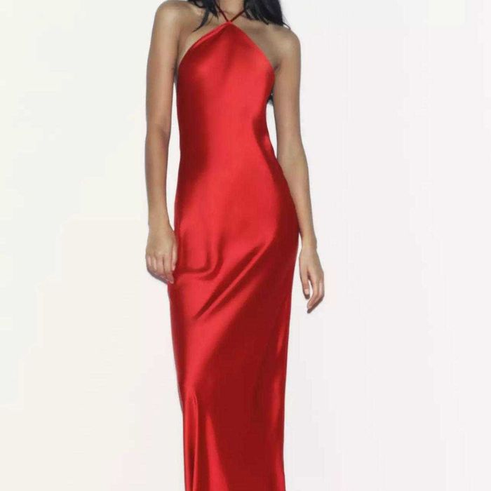 Zara  Ediție Ultra Limitată!!!  Rochie maxi roșie, cu spate decoltat  Decolteu halter și spate decoltat  Rochie lungă cu efect satinat  Nou-nouță