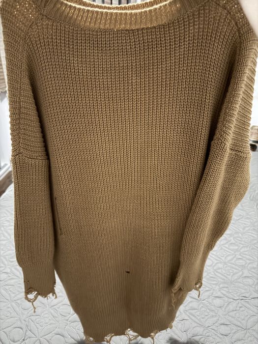 Дамска плетена рокля в карамелен цвят – свободна кройка