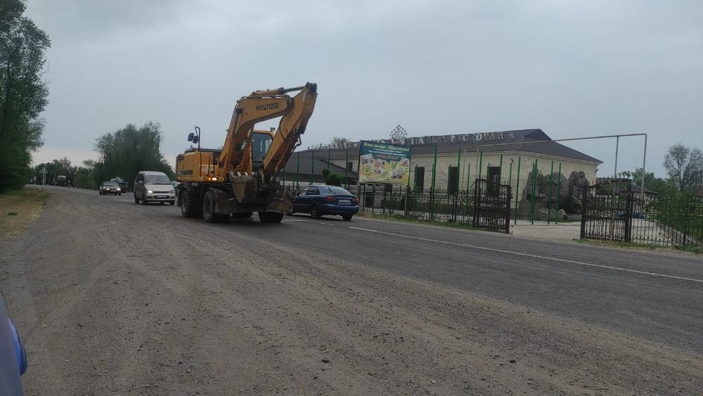 Эксковатор Экскаватор услуги , аренда .