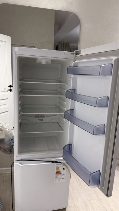 Холодильник срочно Продам
