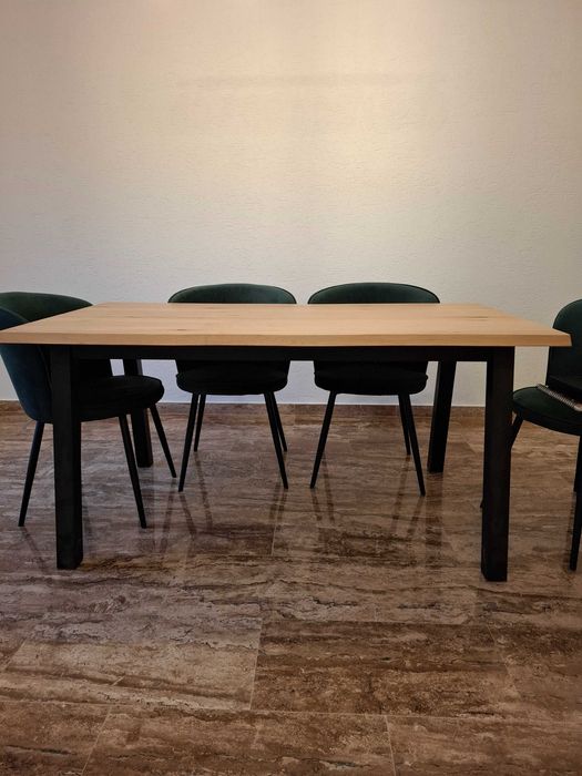 Masă 6 persoane aproape nouă