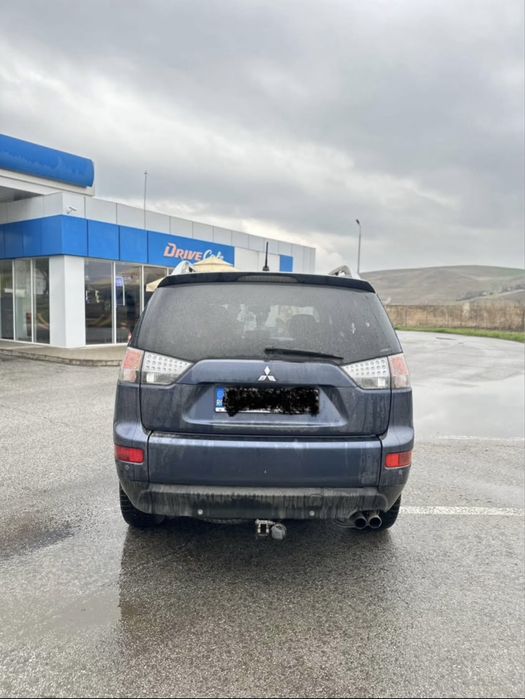 Mitsubishi Outlander 2